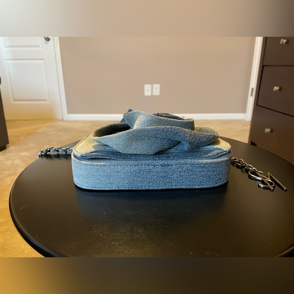 Steve Madden Denim 3D Rose Crossbody Purse - Picture 4 of 6